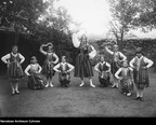 1932 La Ricamarie [Photo] Préparation de la journée des enfants polonais à Saint Etienne 01