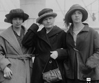 1941-01 SKŁODOWSKA-CURIE Marie avec Irène et Eva CURIE