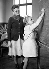 1945# Dourges [Photo] Wacława  Obławski Institutrice 02